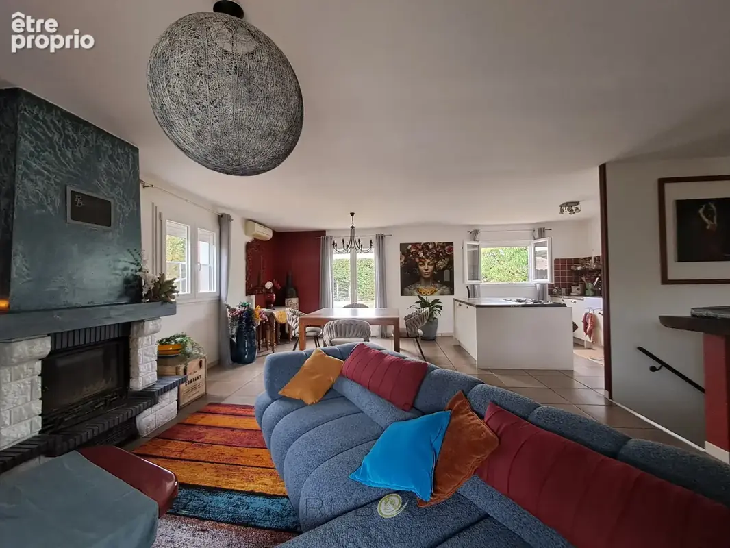 Maison de charme avec jardin, à pied des commerces, avec un  espace pro. - photo 5