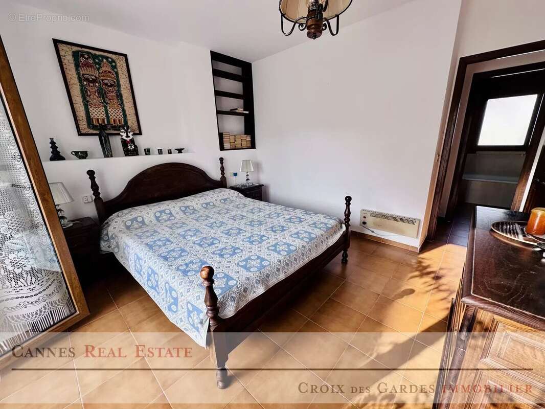 Empuriabrava – Marina : Maison 3 pièces de 162 m² avec garage traversant et place de port privée pour bateau 10 à 11 m - photo 15