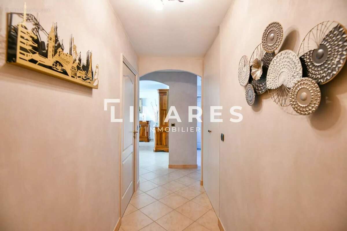 Appartement à MARSEILLE-4E