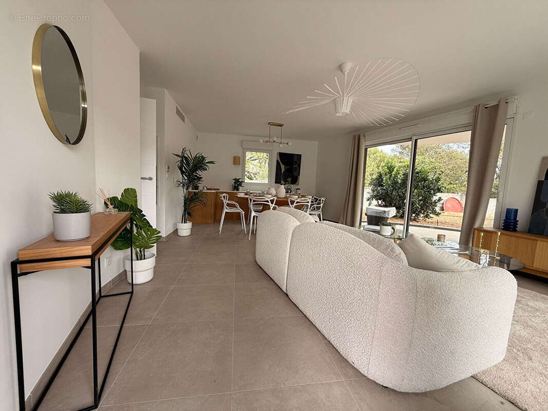 Appartement à VILLENEUVE-LOUBET