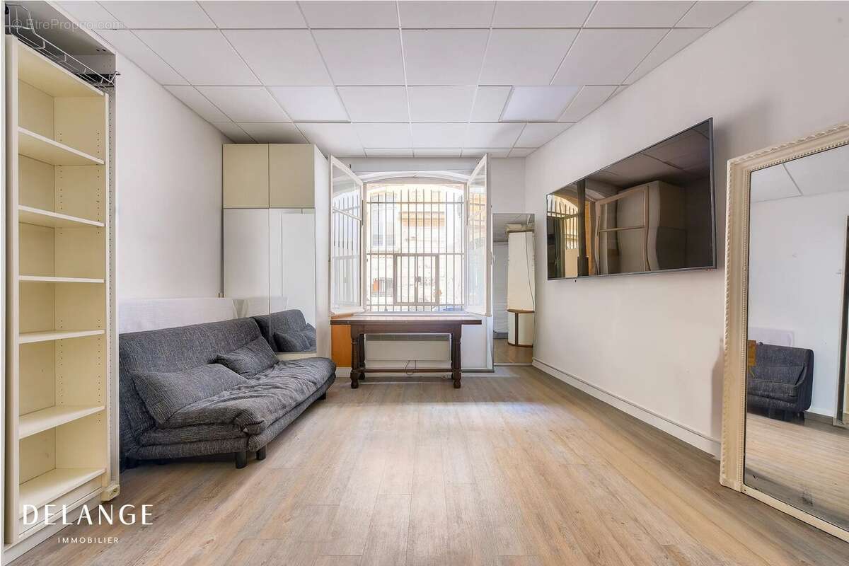 Commerce à PARIS-6E