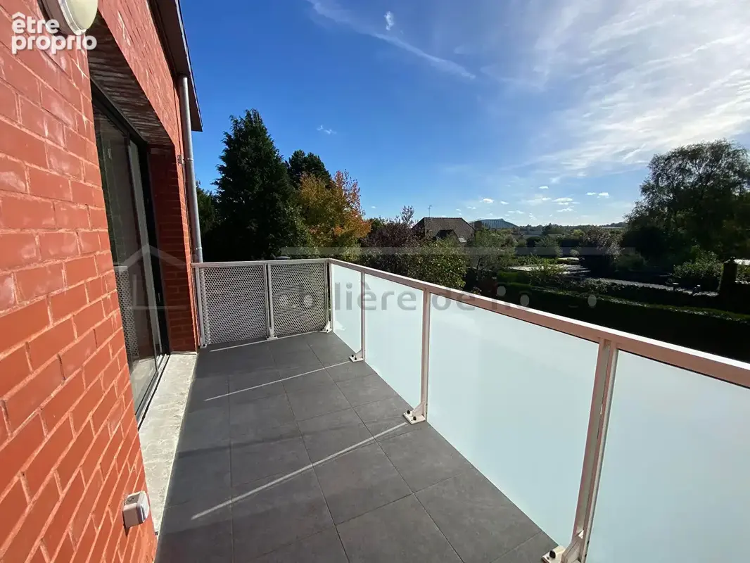 Appartement  T3, 73 m², terrasse et parking. - photo 5