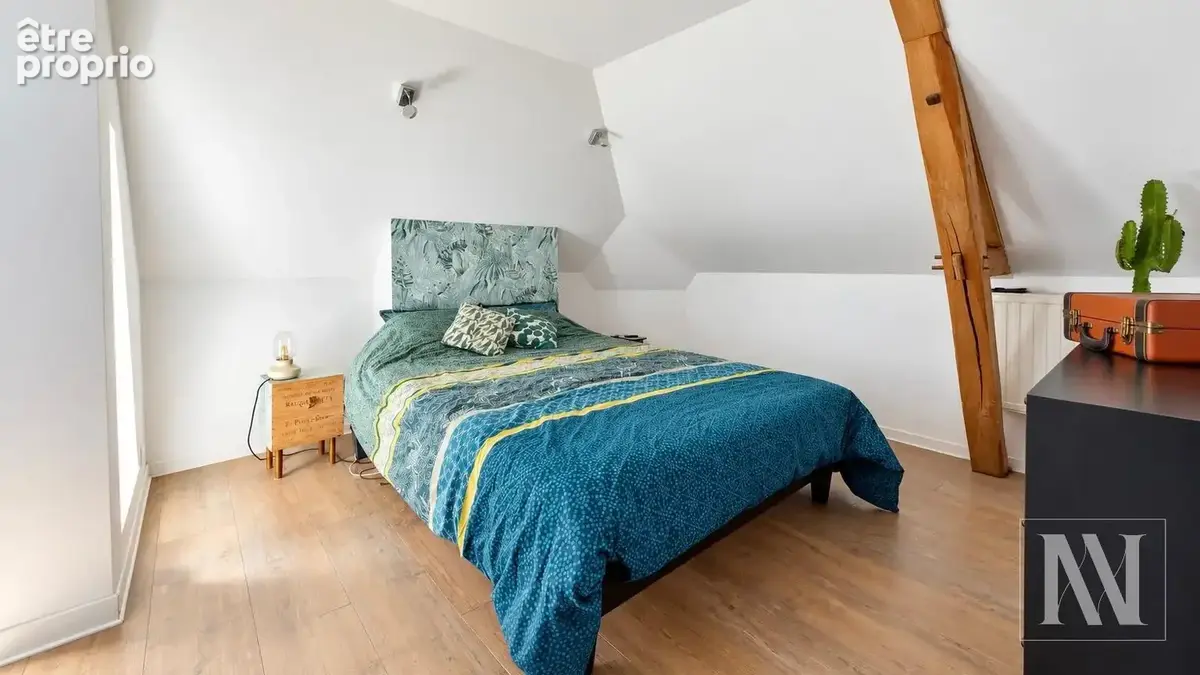 À vendre à Saint-Lyé, maison ancienne de caractère de 125 m2 avec terrain de 790 m2. - photo 8