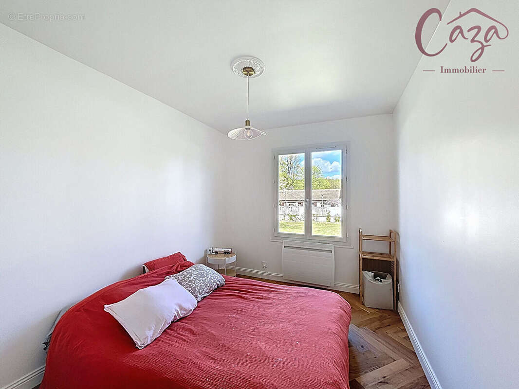 Maison à FARGUES-SAINT-HILAIRE