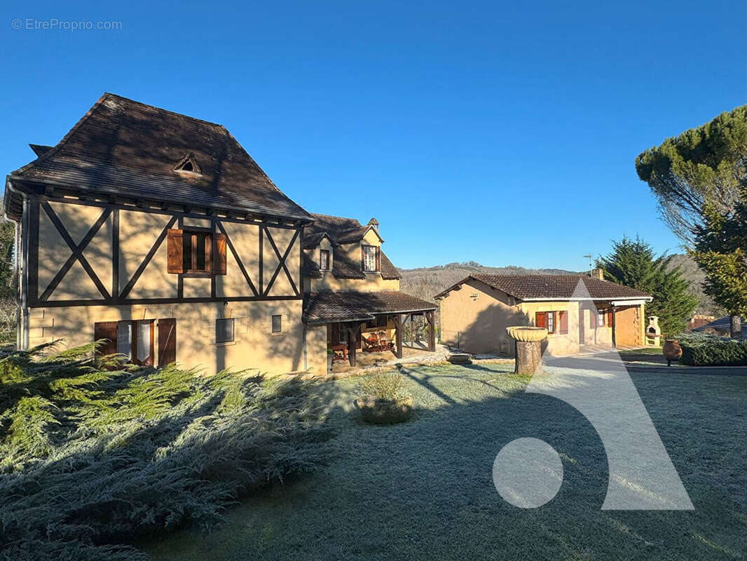 Maison à LES EYZIES-DE-TAYAC-SIREUIL