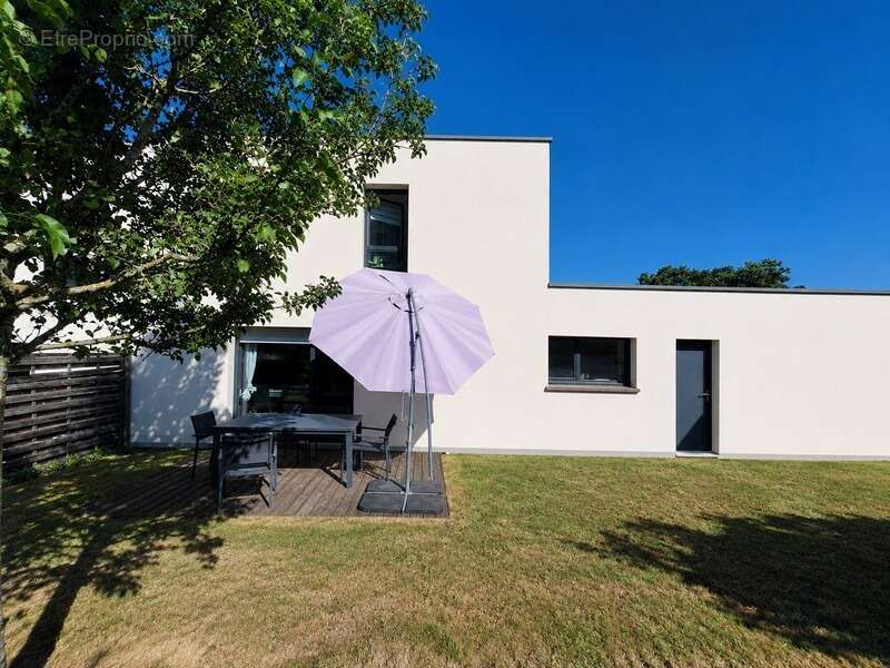 Maison à vendre maison contemporaine 6 pièces SAINT BERTHEVIN (53) - photo 2