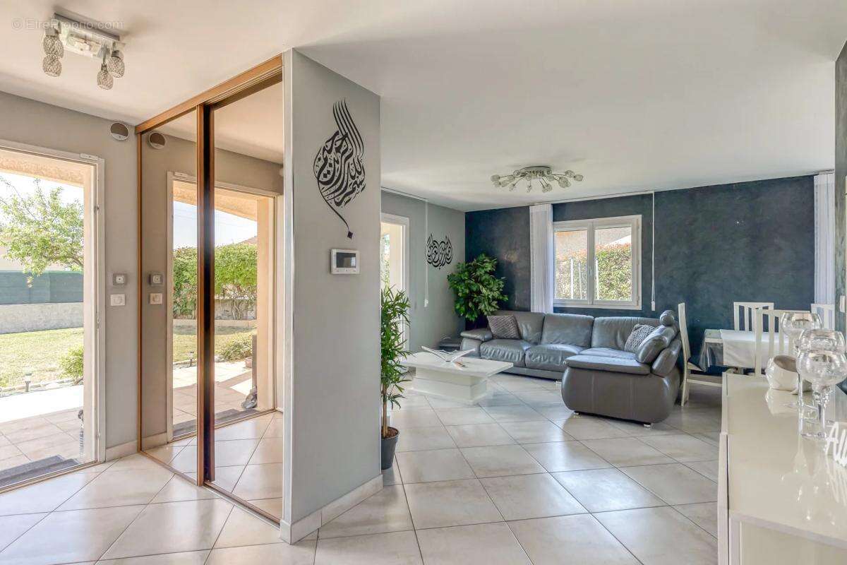 Maison de 5 pièces + Cuisine de 108 m² à La Frette - photo 5