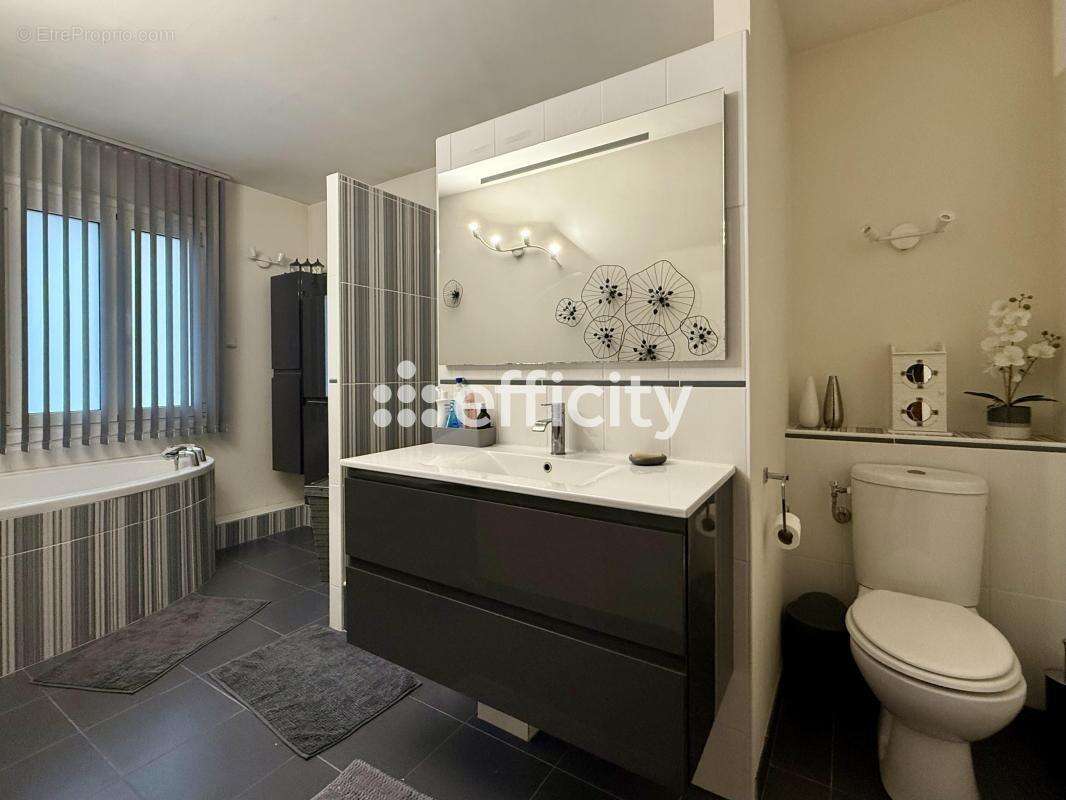 Maison à AUVERS-SUR-OISE