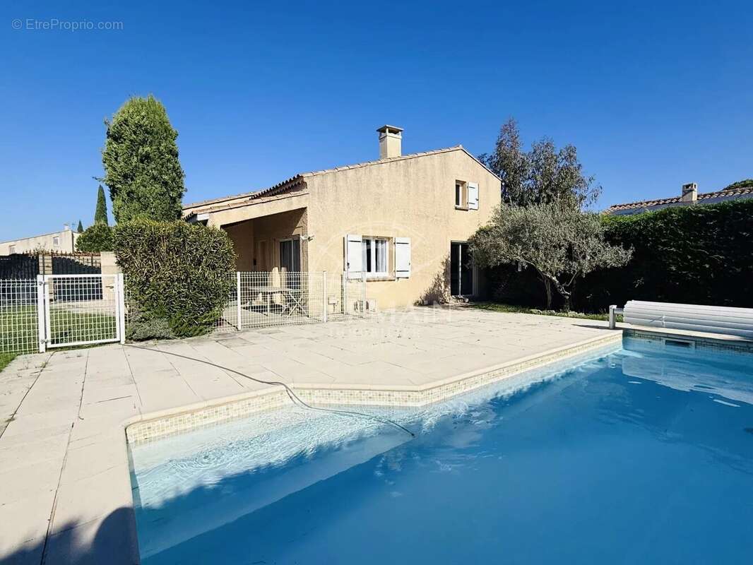 Maison à L'ISLE-SUR-LA-SORGUE