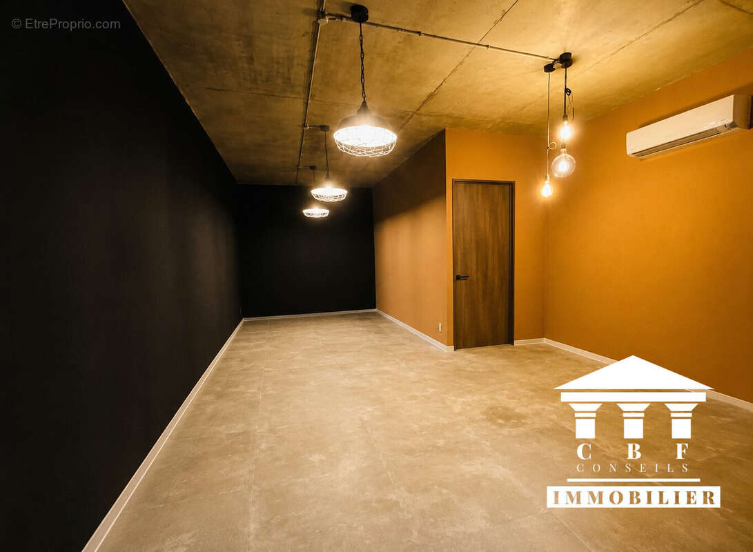 Commerce 408 m² à Montceau-Les-Mines  - photo 3