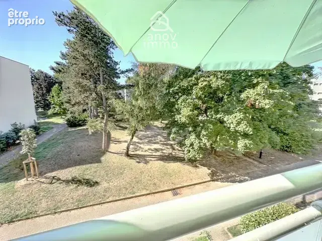 T5 familial 97 m2   Balcon avec vue sur parc   Les Longes - photo 13