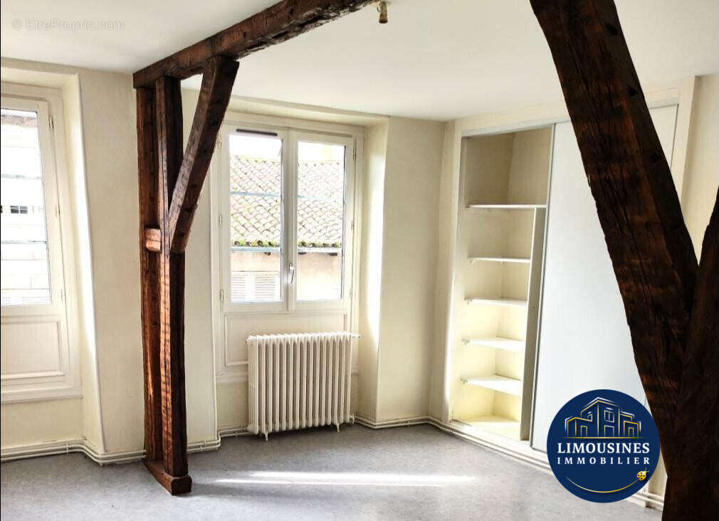 Appartement 320 m² à Saint-Junien  - photo 2