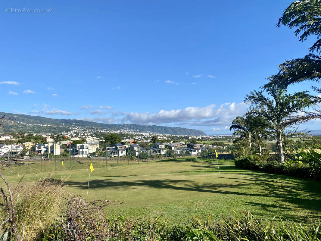 Terrain à SAINTE-MARIE
