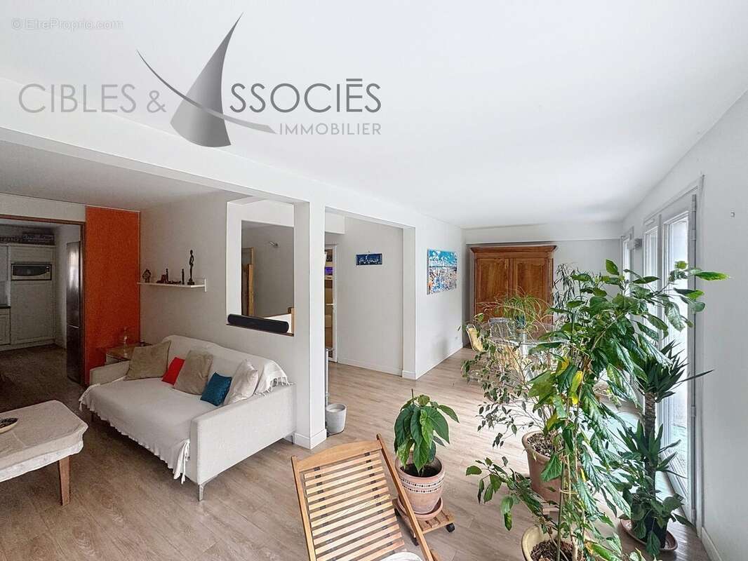 Maison 173 m² à La Rochelle  - photo 6