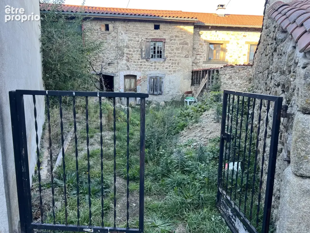 Ferme en pierre entièrement à rénover - photo 12
