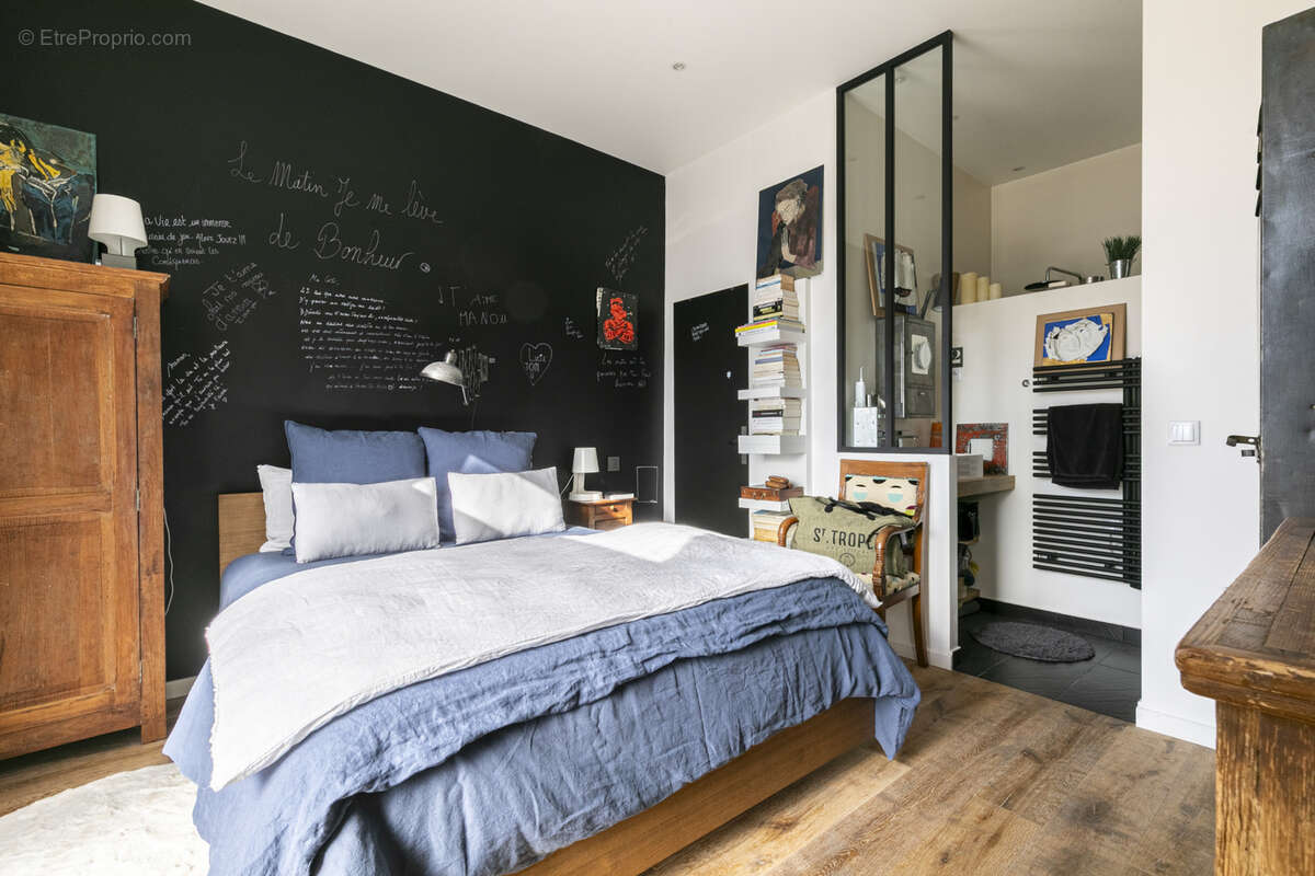 Appartement à COURBEVOIE