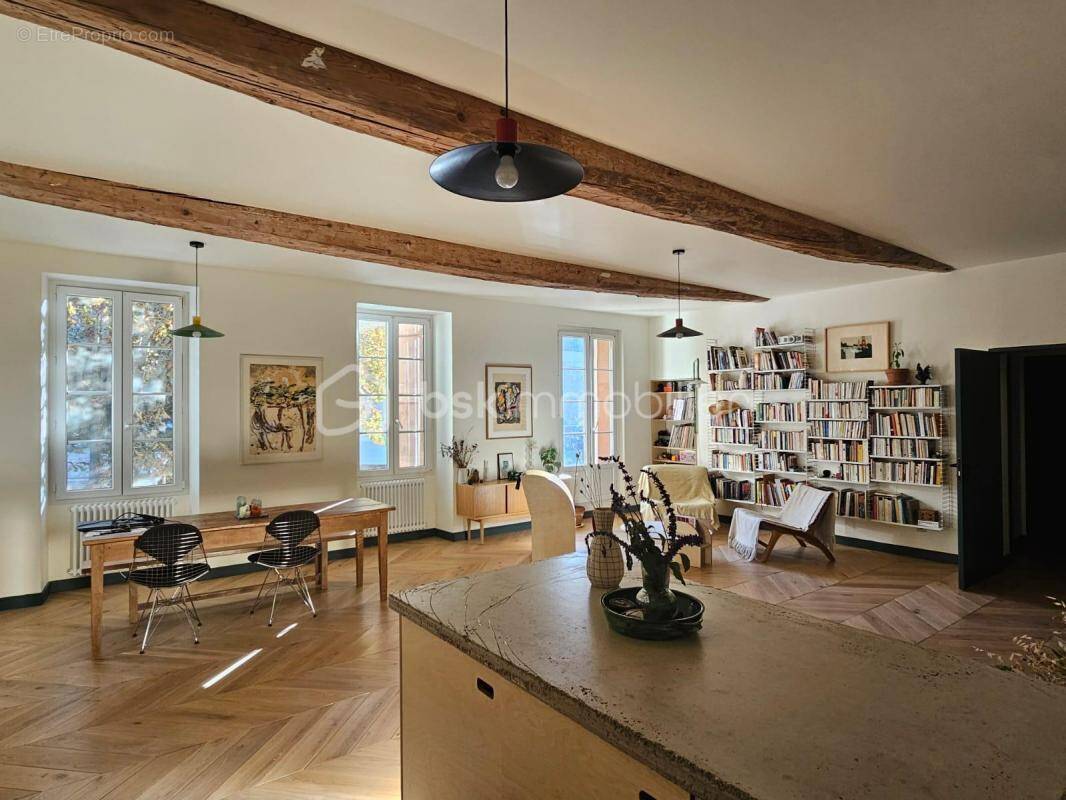 Appartement à FORCALQUIER