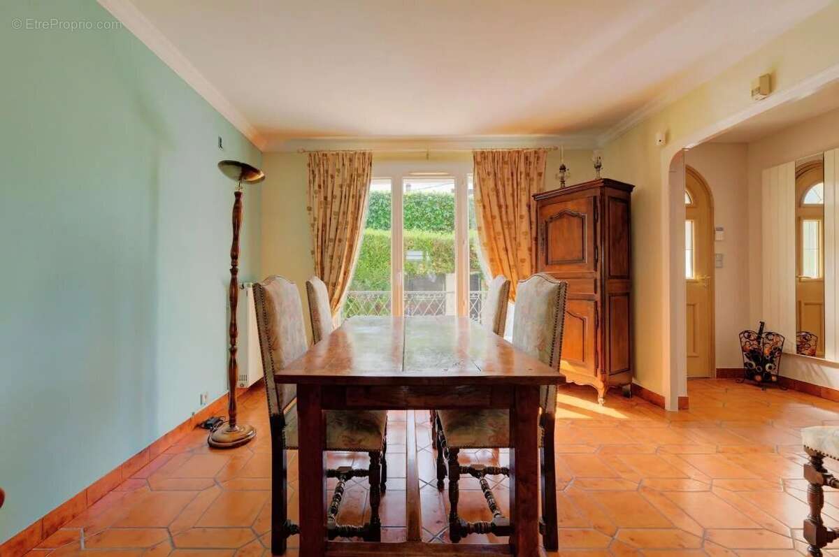 Maison à CHAMPS-SUR-MARNE