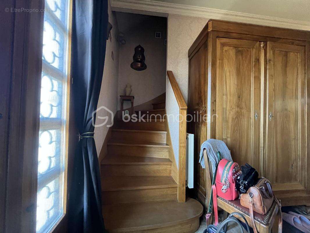  COUP DE CŒUR – Maison familiale avec grand terrain et beaux volumes - photo 14