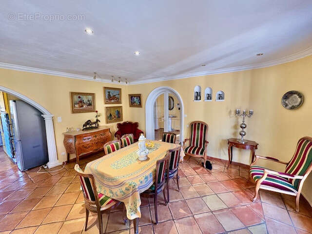 Maison à SAINT-CEZAIRE-SUR-SIAGNE