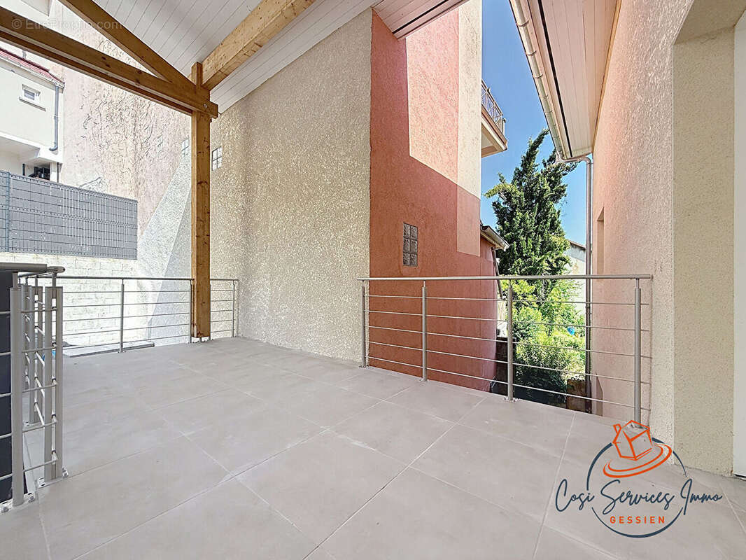 Appartement à BELLEGARDE-SUR-VALSERINE