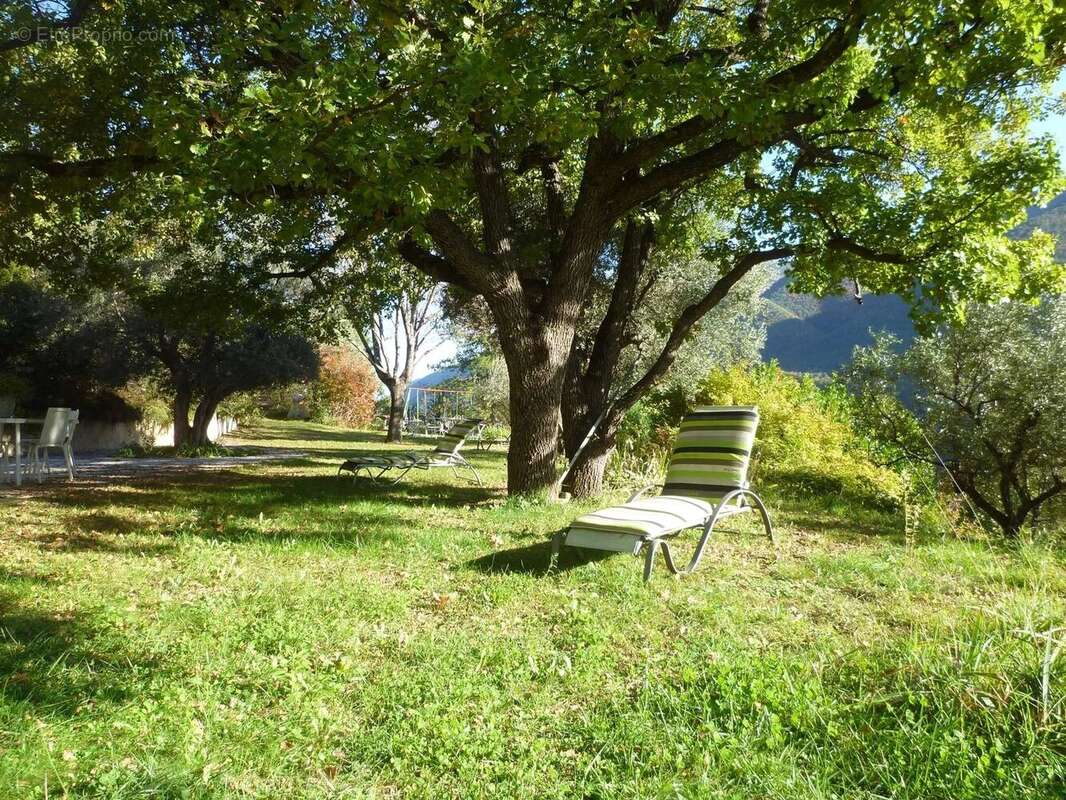 Maison à PUGET-THENIERS