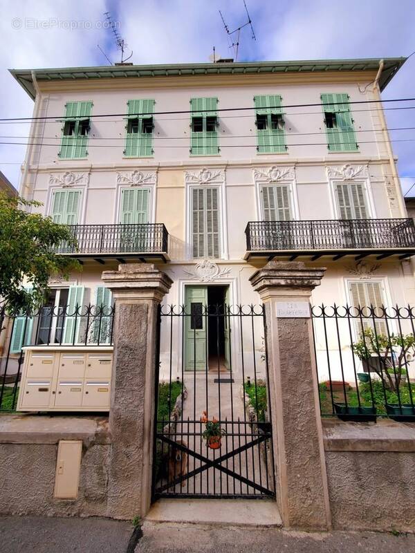 Appartement à ROQUEBRUNE-CAP-MARTIN