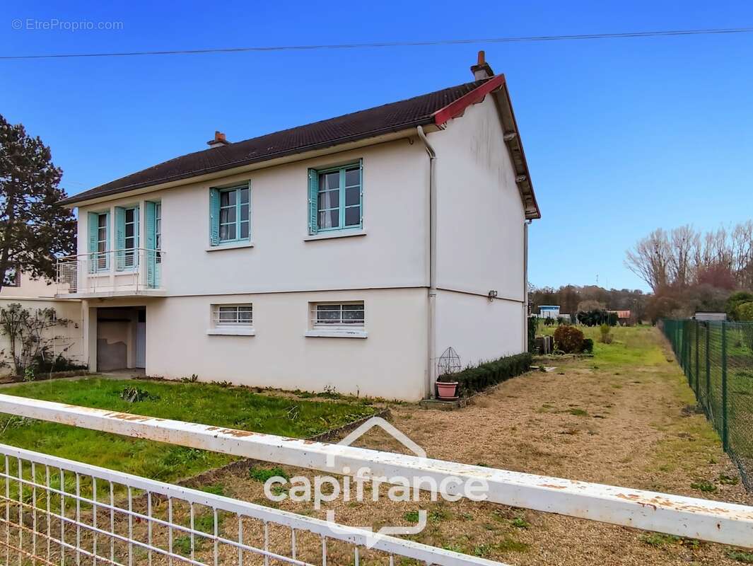 Maison à vendre 4 pièces BESSE SUR BRAYE (72)  -  terrain 2816 m²  - - photo 12