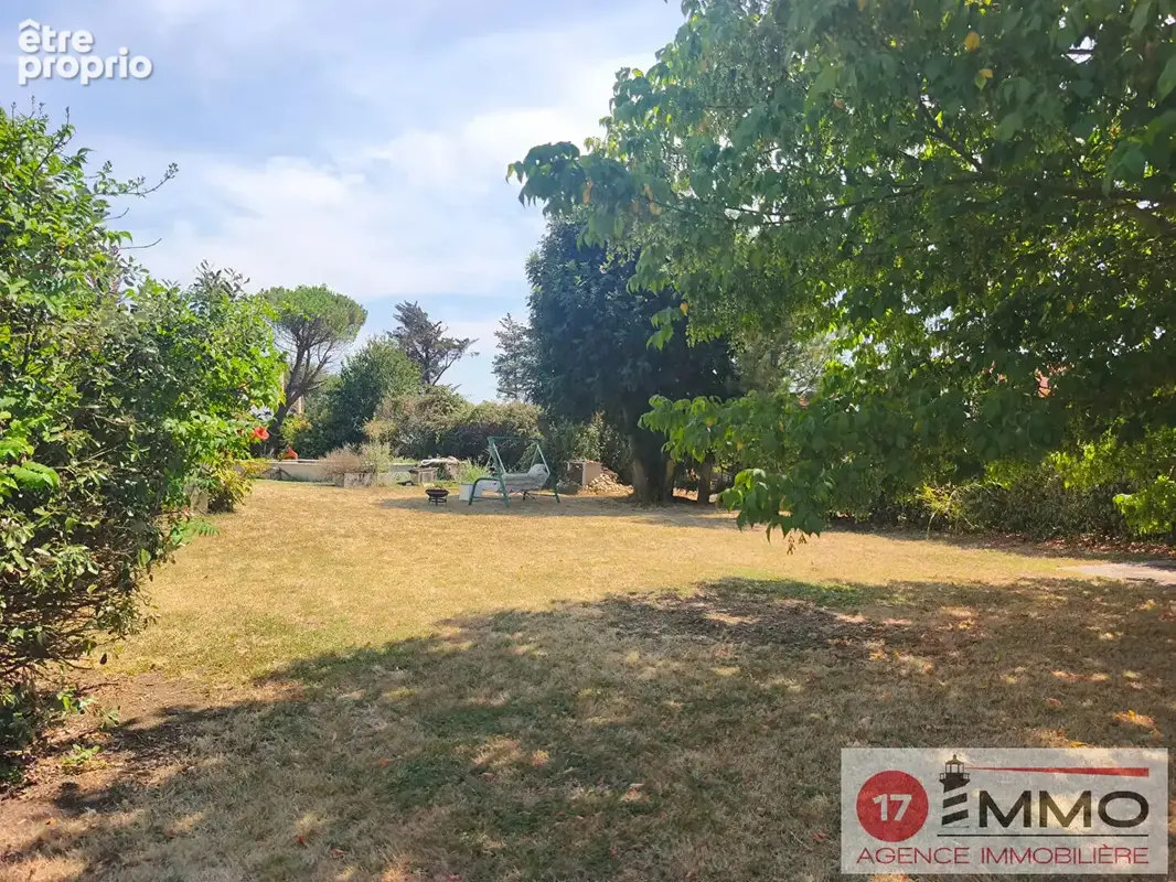 Maison  7 pièce(s) 226 m2 + Jardin clos + 3 garages - photo 13