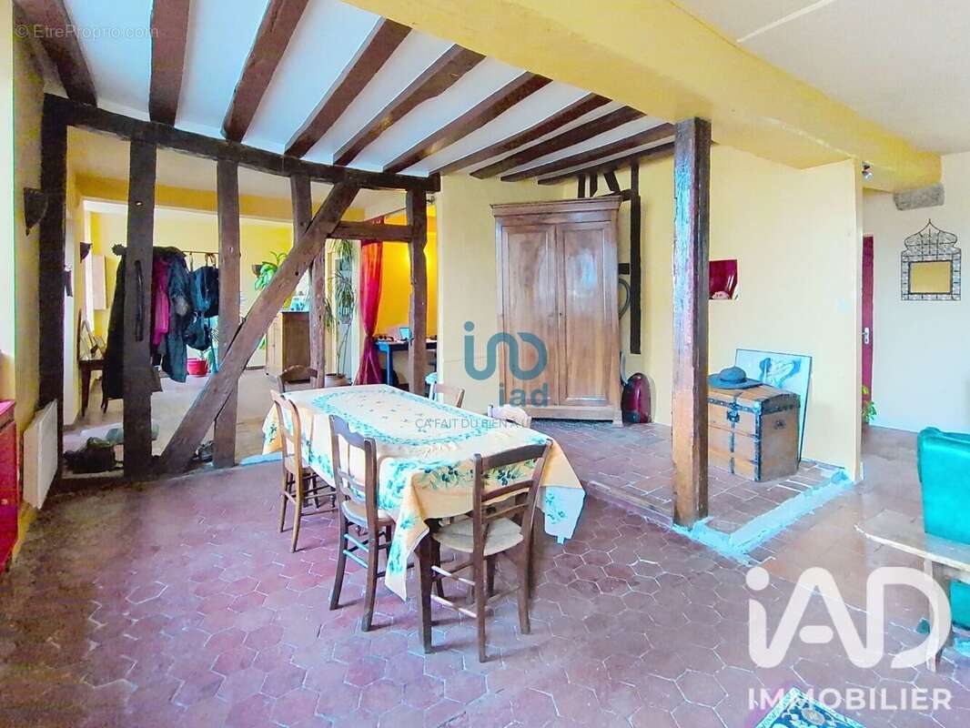 Maison 170 m² à La Bussiere  - photo 3