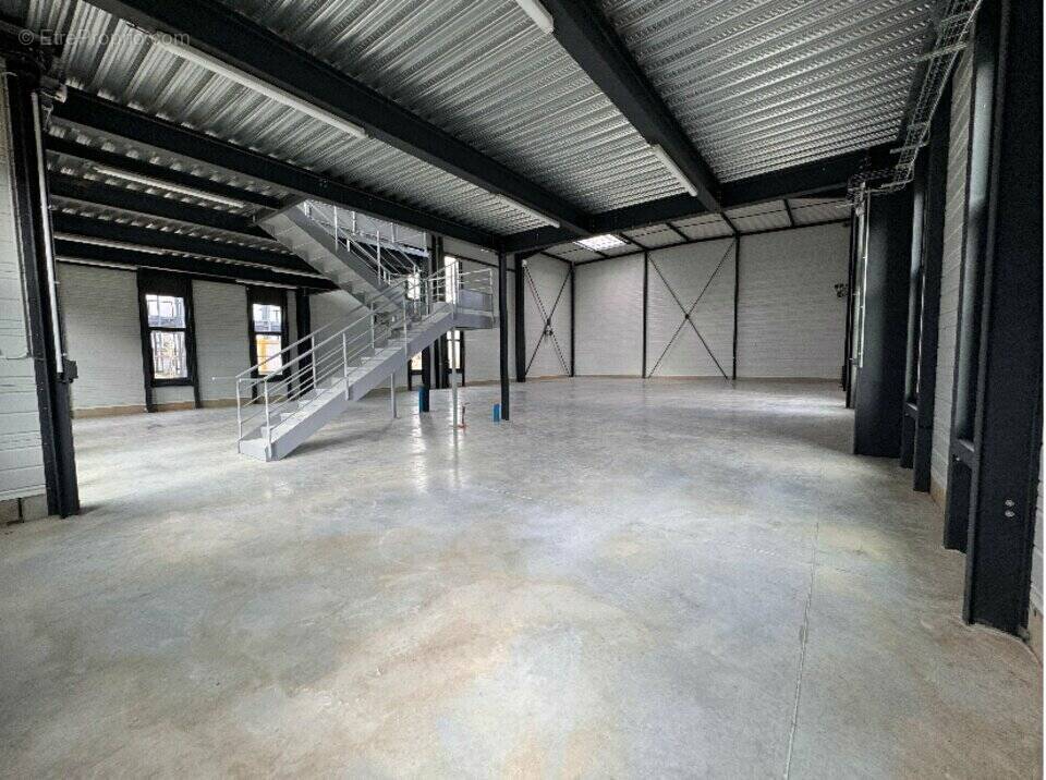 Autre à BAILLY-ROMAINVILLIERS