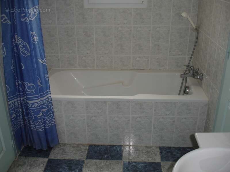 À Vendre – Gard Rhodanien -  SALAZAC Maison de Charme d'environ 200 m2 avec Piscine sur un terrain de 2079 m2 - photo 22