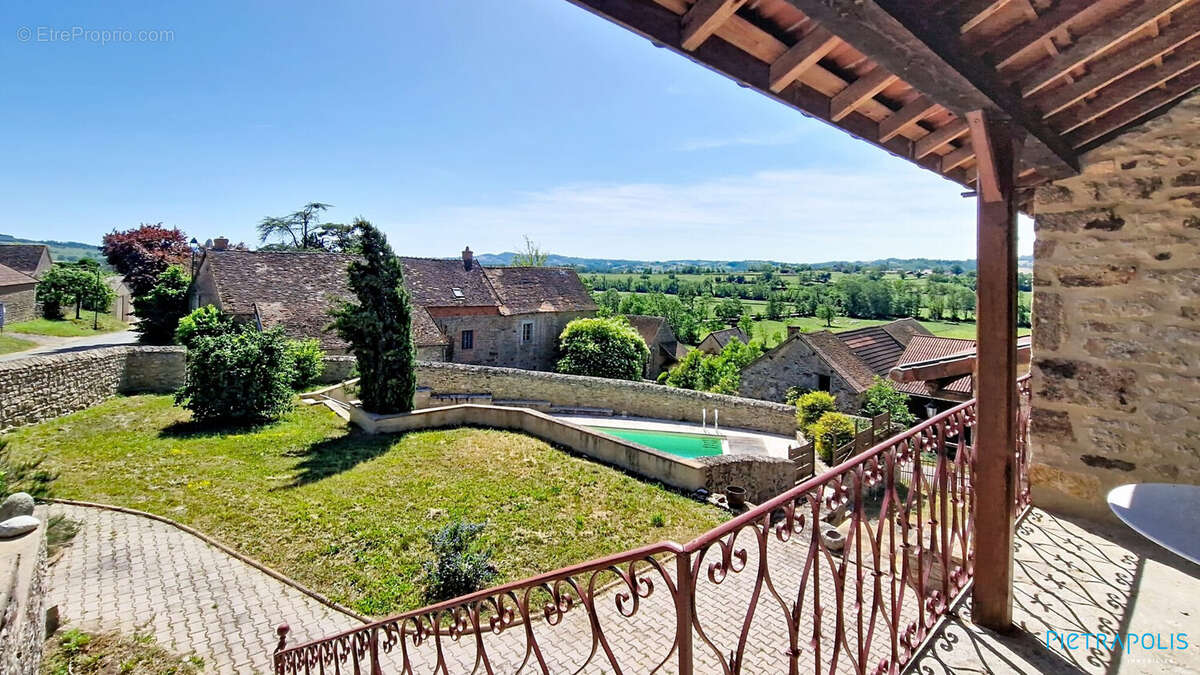 Maison à SIGY-LE-CHATEL