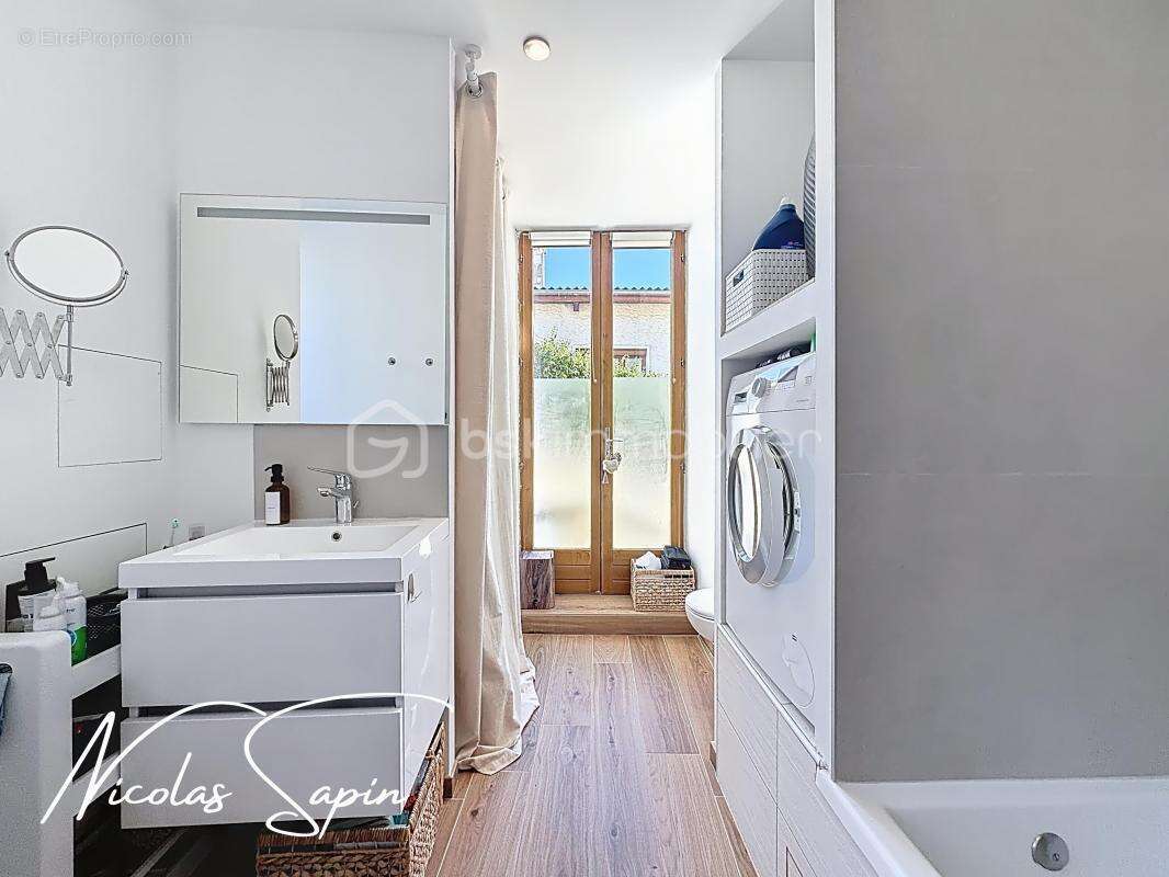 Appartement à VARCES-ALLIERES-ET-RISSET