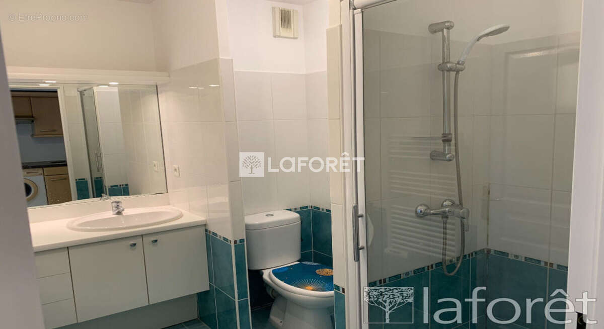 Appartement à SAINT-LAURENT-DU-VAR