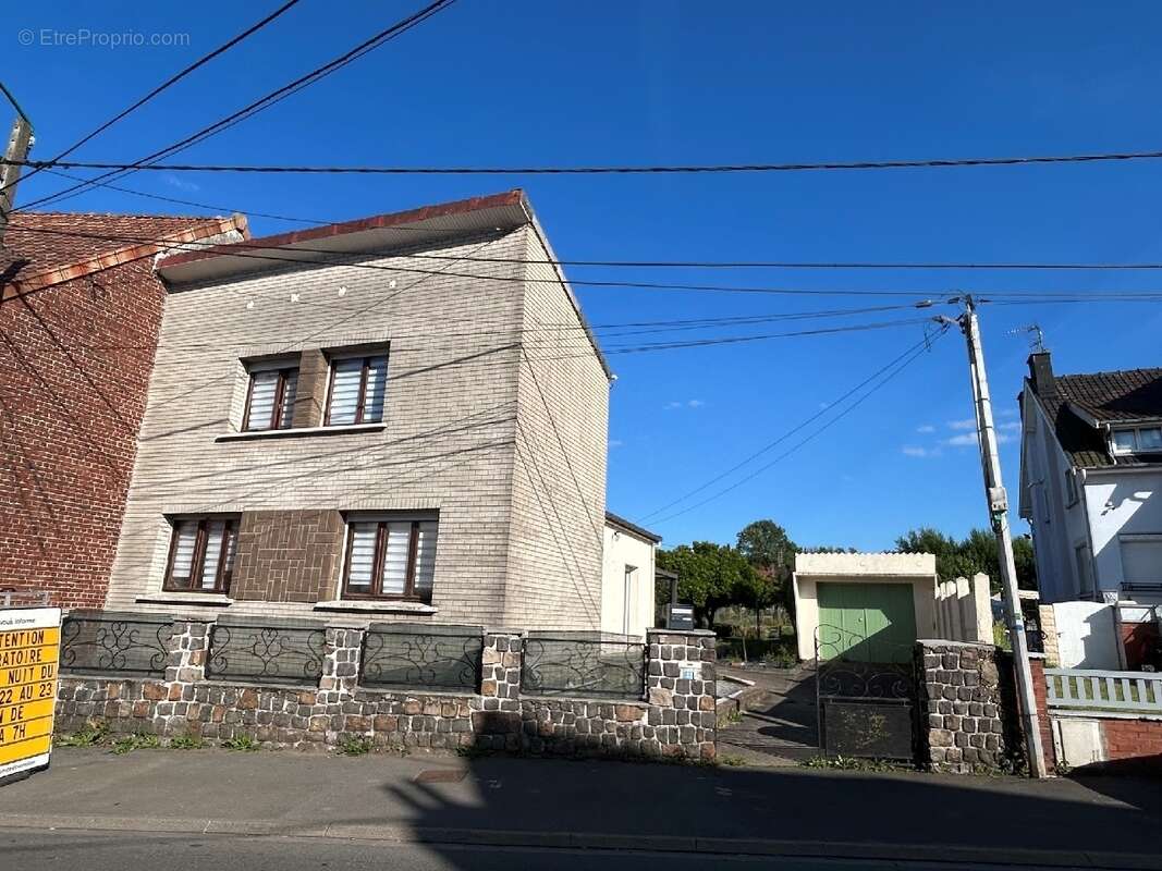 Maison à CAMBLAIN-CHATELAIN
