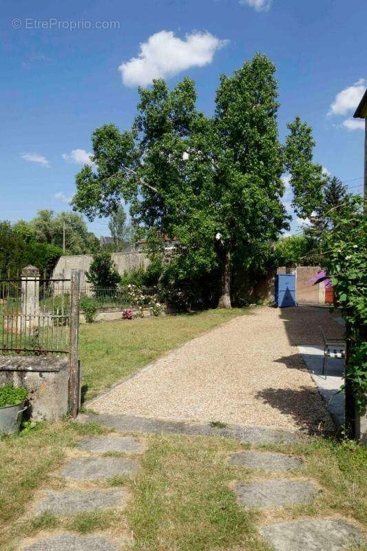 Maison à BENGY-SUR-CRAON