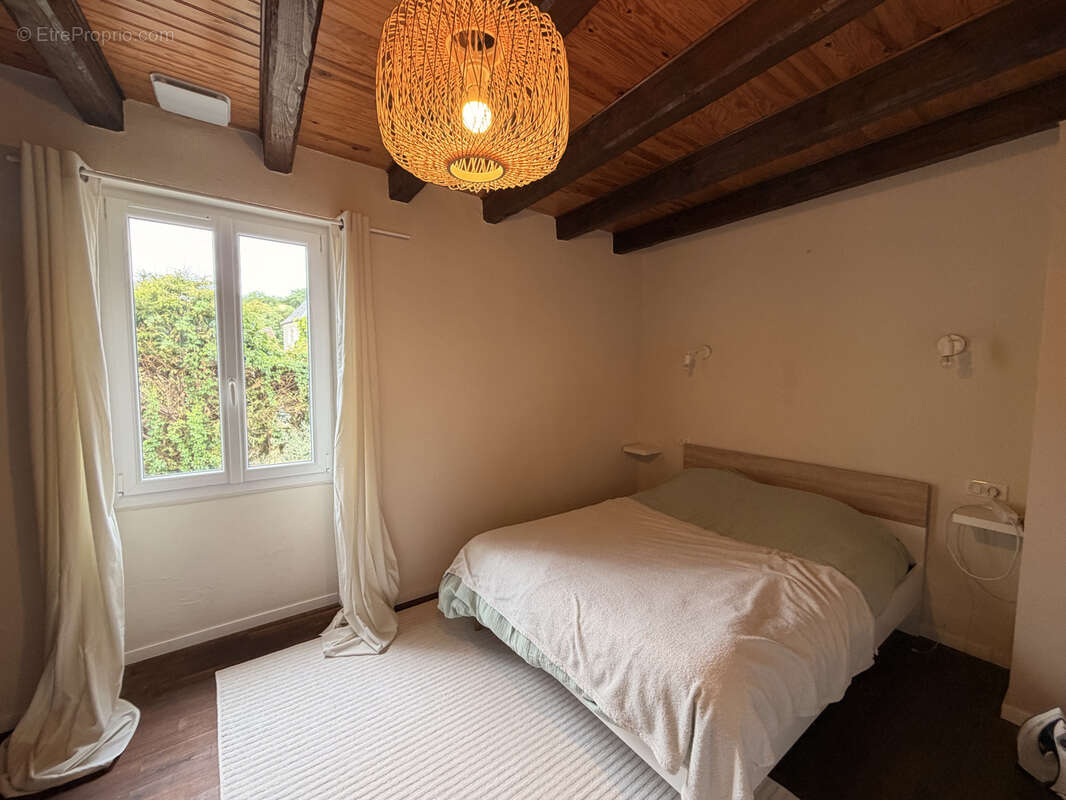 Maison familiale avec et jardin à Tauriac - photo 9