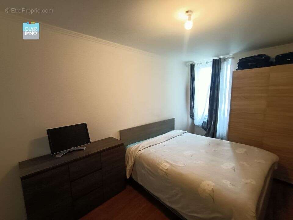 A LUGNY PROCHE MACON EN BOURGOGNE MAISON 9 PIECES DE 260 M² - Maison à LUGNY