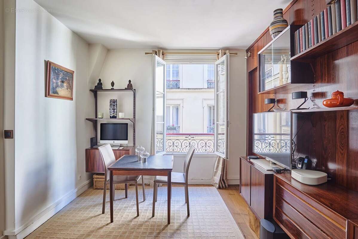 Appartement à PARIS-7E
