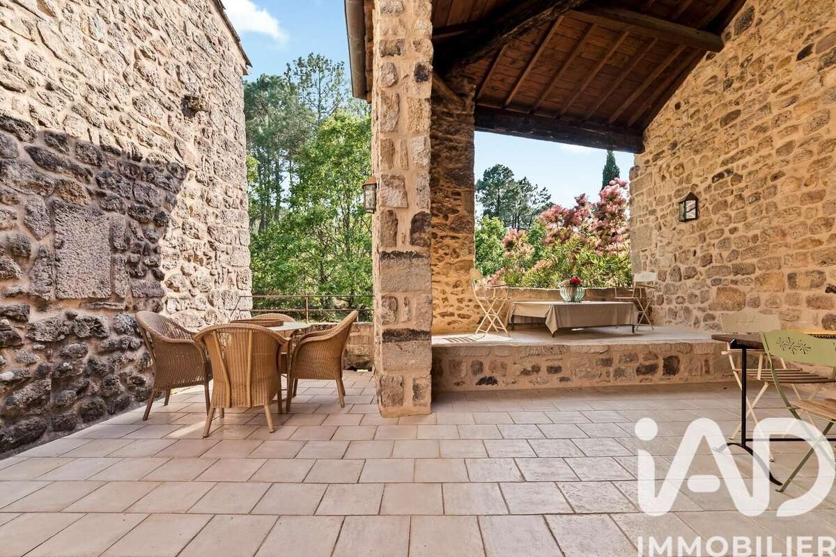 Maison 404 m² à Ailhon  - photo 8