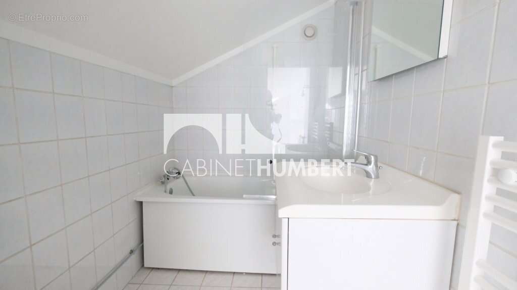 Appartement 40 m² à Saint-Etienne  - photo 4