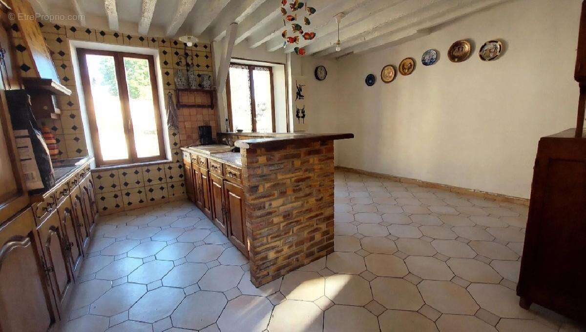 Maison 144 m² à Pont-Sur-Yonne  - photo 2