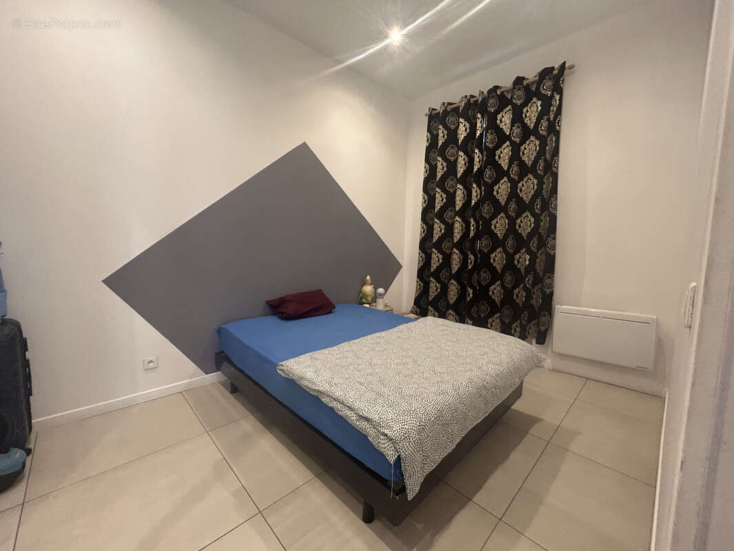 Appartement à MARSEILLE-1E