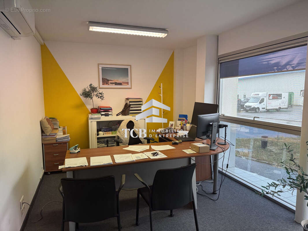 Commerce à SAINTE-LUCE-SUR-LOIRE