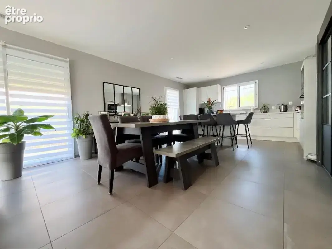 Magnifique maison de 118 m² en R+1 sur un terrain de 435 m²  en 3 faces piscinable et sans vis-à-vis - photo 5
