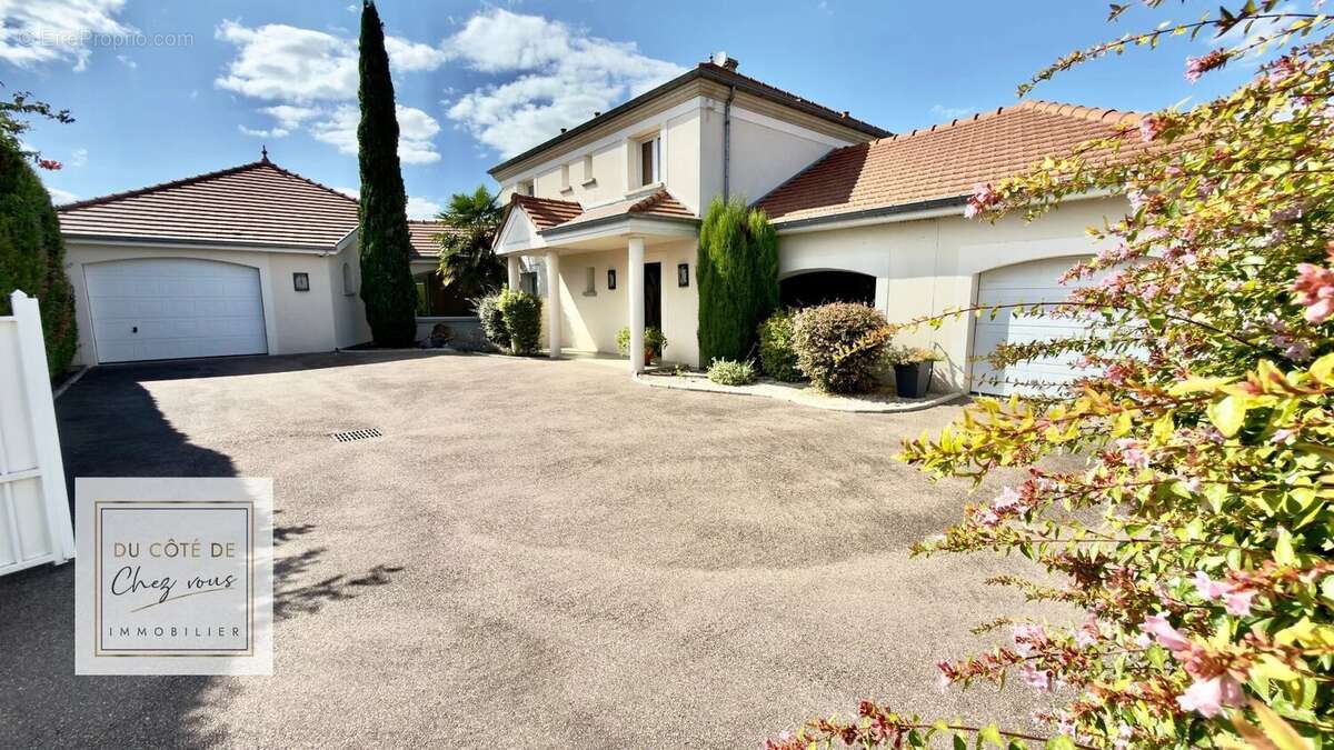 Maison à LA RIVIERE-DE-CORPS