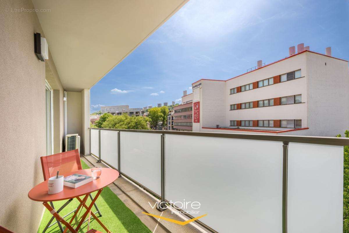 Appartement à LYON-9E