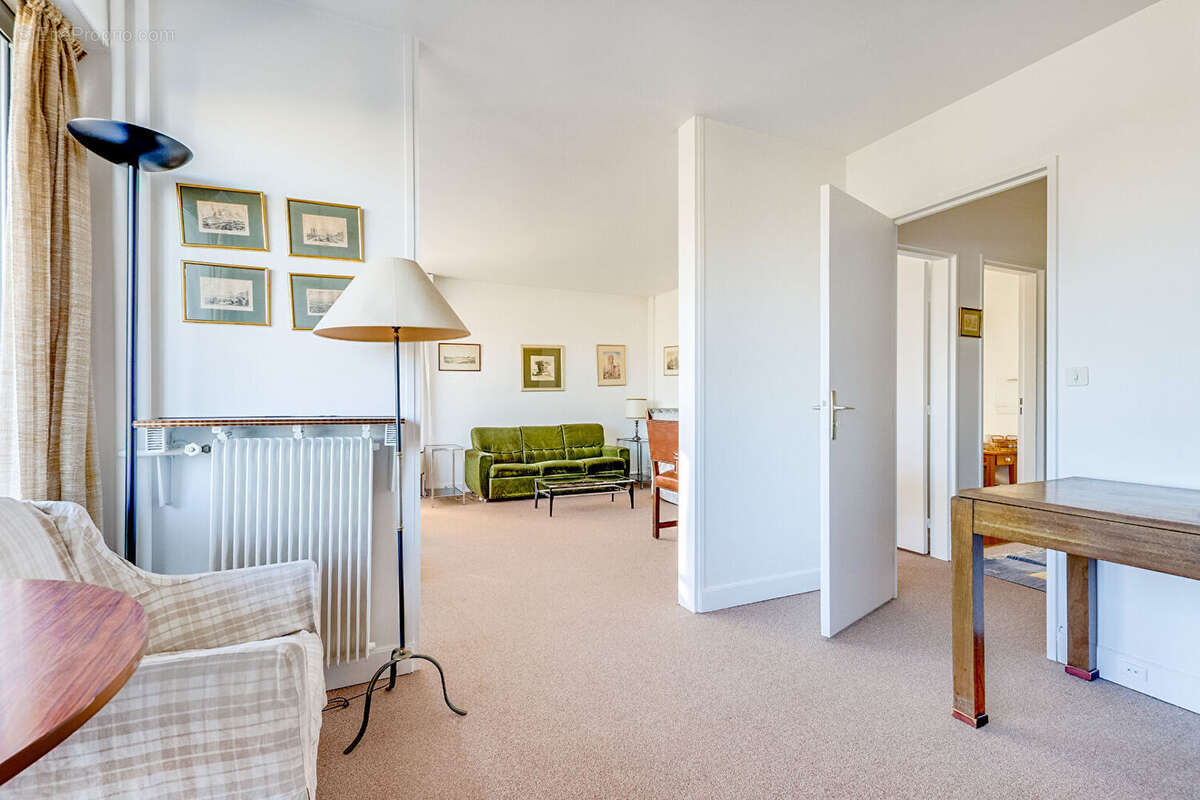 Appartement à PARIS-14E