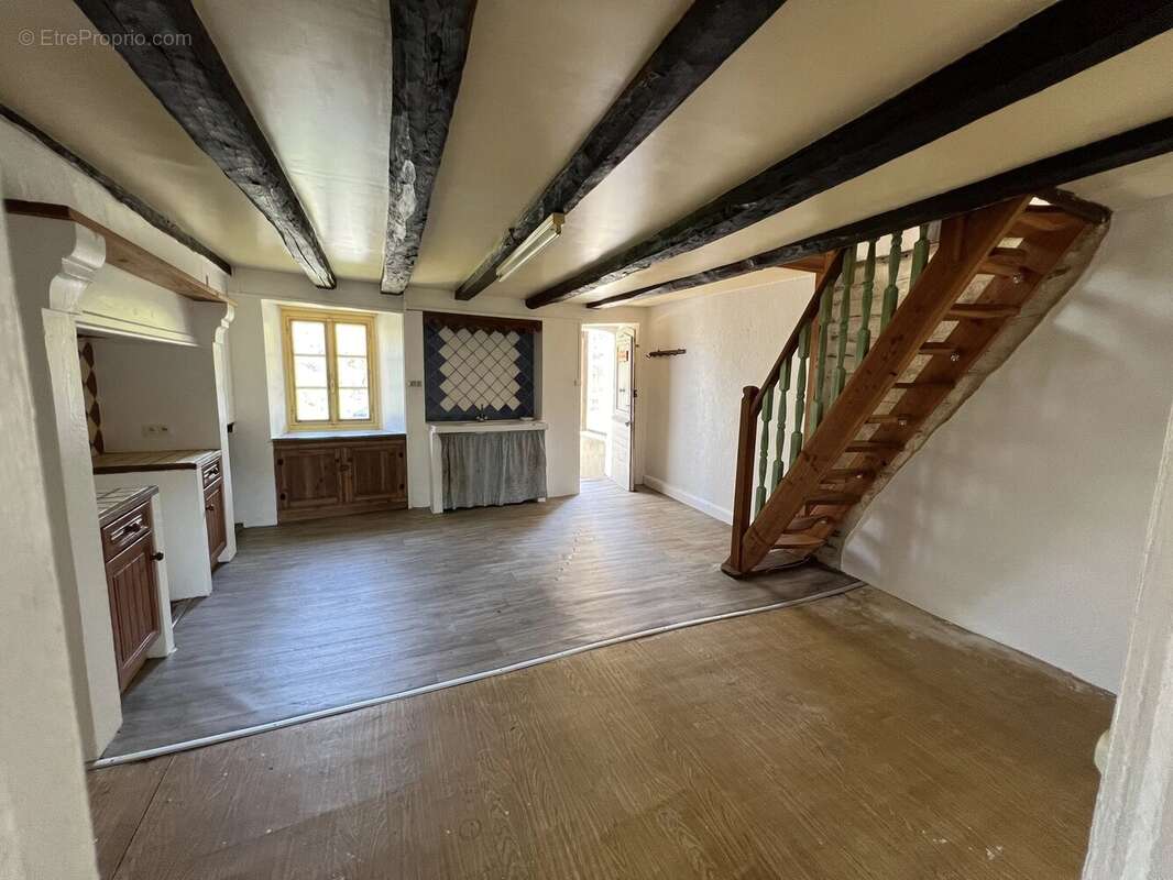 Maison à LACAPELLE-MARIVAL